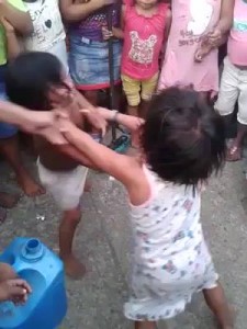 niños pelea